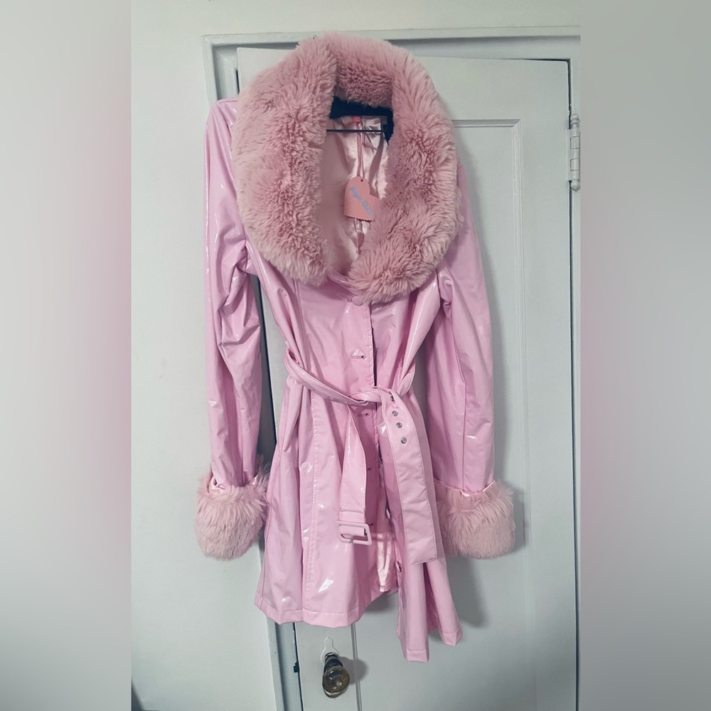 NWT - Sugar Thrillz Glossy  BACK IN STYLE PATENT TRENCH  Pink W FAUX FUR- XL